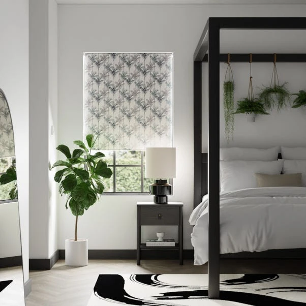 Palm Blackout Roller Blind 6 Palm Blackout Roller Blind - Image 6