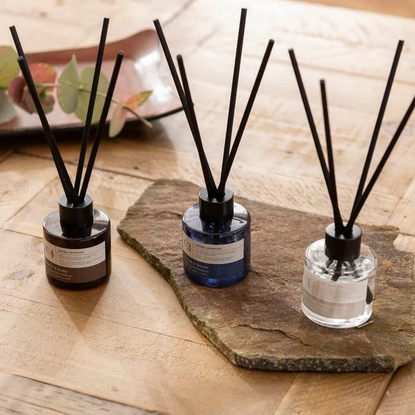 Set Of 3 Black Pepper & Sandalwood, Amber & Tonka And Sea Salt & Vetiver Diffuser Gift Set 2 Set Of 3 Black Pepper & Sandalwood, Amber & Tonka And Sea Salt & Vetiver Diffuser Gift Set - Image 2