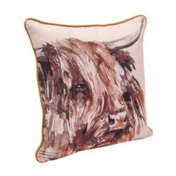 Meg Hawkins Highland Cow Square Cushion With Wooden Buttons -Home Decor Shop 30904953 alt02