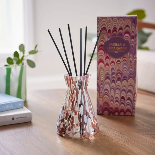 Vanilla & Cedarwood Confetti Diffuser 1 Vanilla & Cedarwood Confetti Diffuser